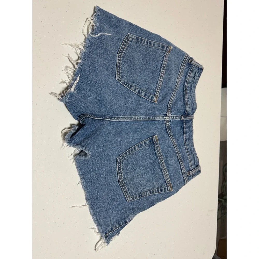 Topshop Womens Cut off Shorts Size 6 Medium Wash Beach Surf Sand Jean fun